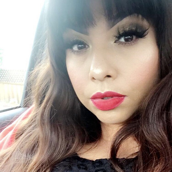 Meet your Posher, Yesenia - Picture 1 of 1